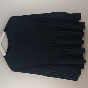 Adrianna Papell size XL pleated long sleeve button keyhole back closure